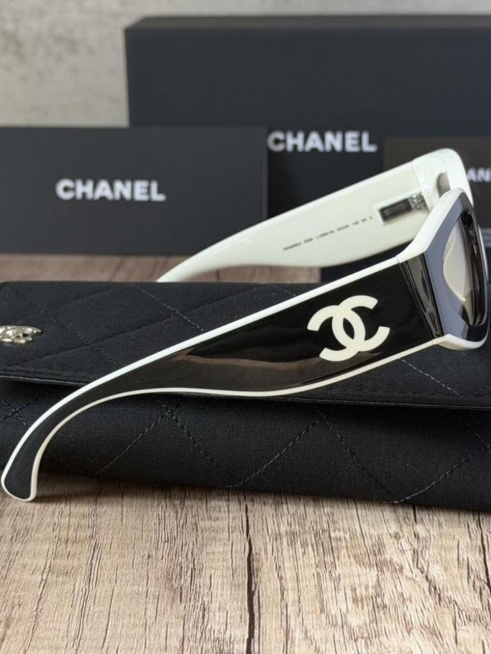 CHANEL Black Cat-Eye Sunglasses - Picture 5 of 7